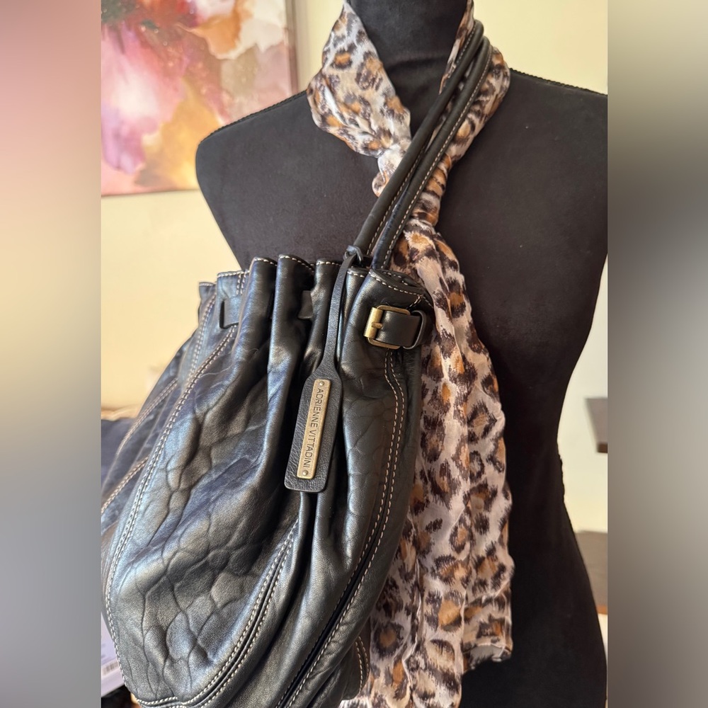Adrienne Vittadini Gorgeous Black Leather Shoulder Bag - Picture 5 of 12